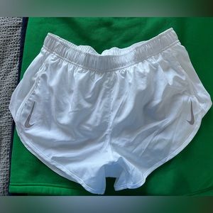 White nike shorts